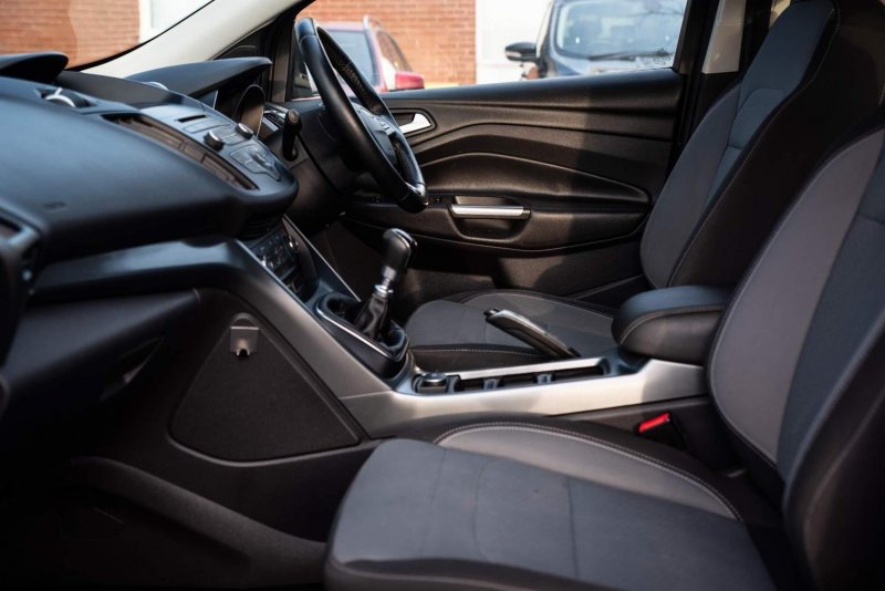 FORD KUGA
