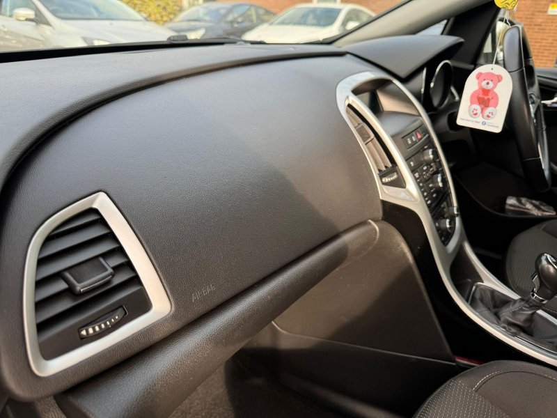 VAUXHALL ASTRA