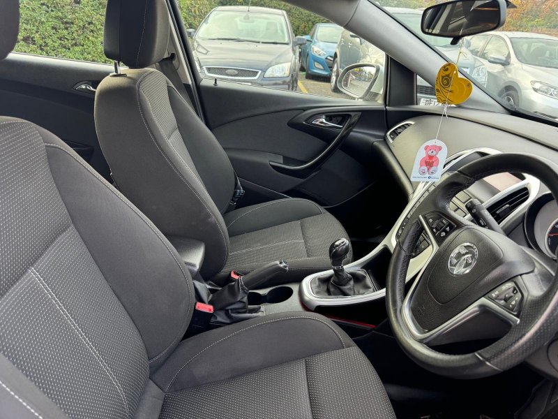 VAUXHALL ASTRA