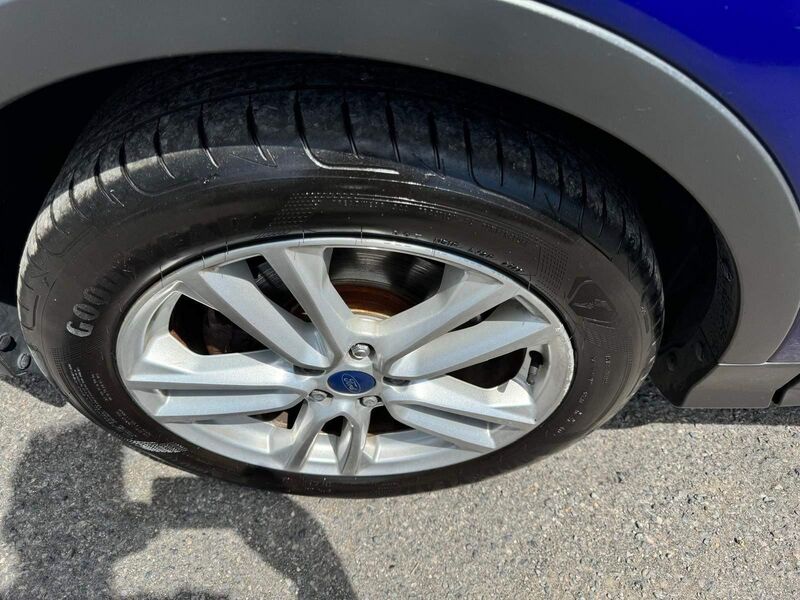 FORD KUGA