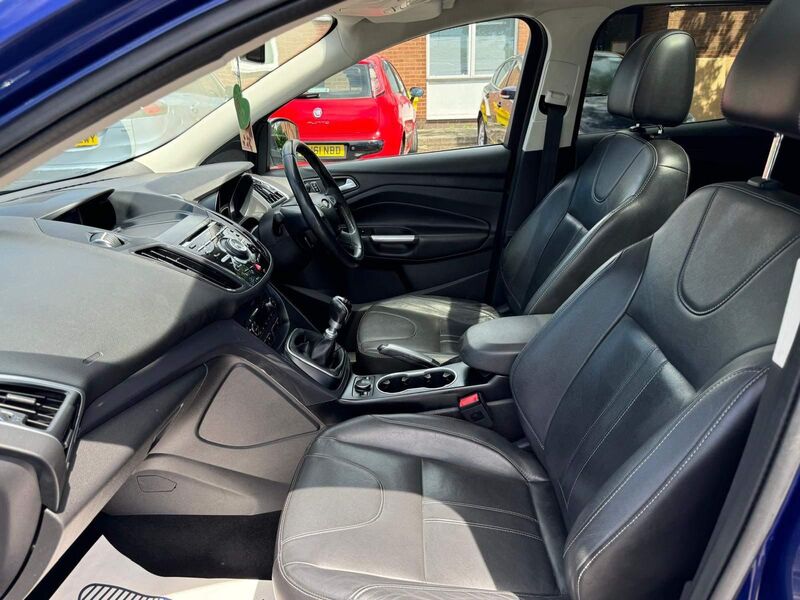 FORD KUGA
