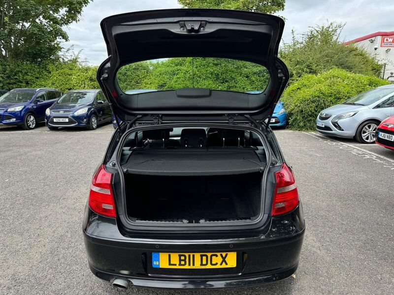 BMW 1 SERIES