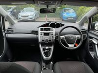 TOYOTA VERSO