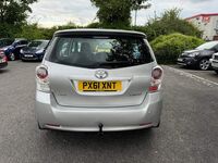 TOYOTA VERSO