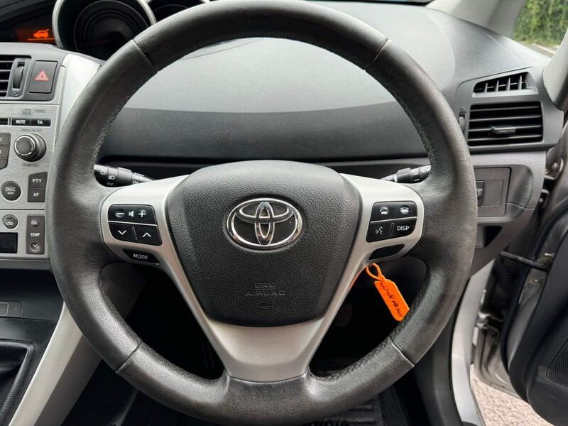 TOYOTA VERSO