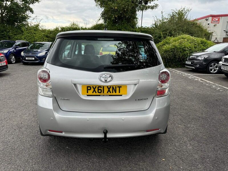 TOYOTA VERSO