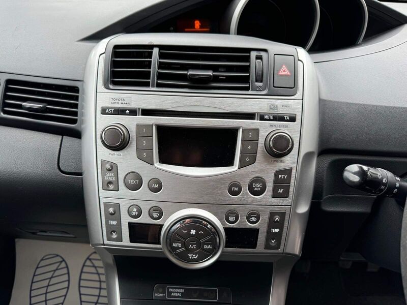 TOYOTA VERSO