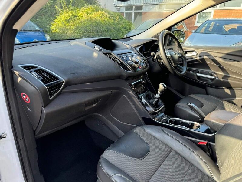 FORD KUGA