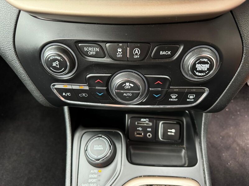 JEEP CHEROKEE