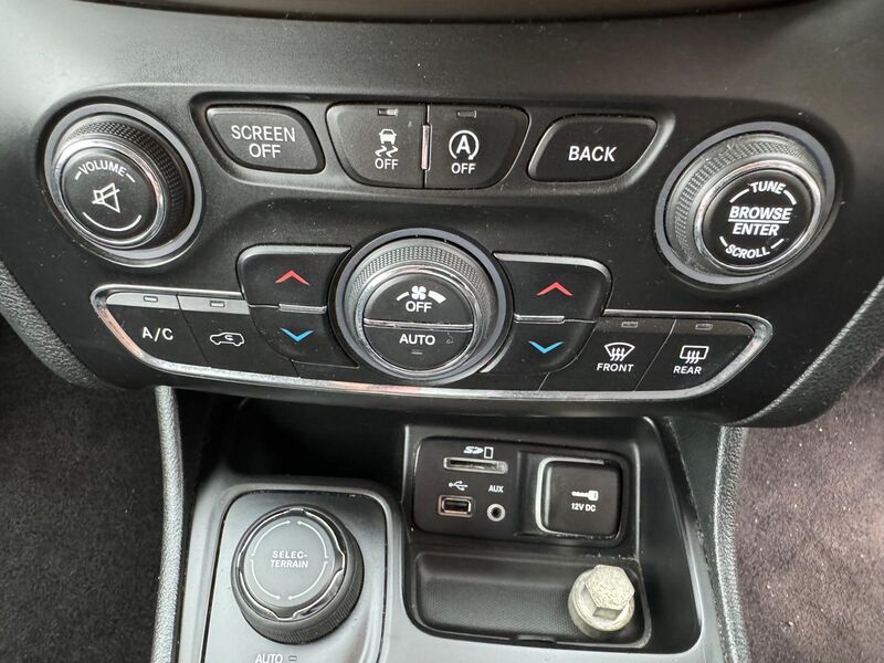 JEEP CHEROKEE