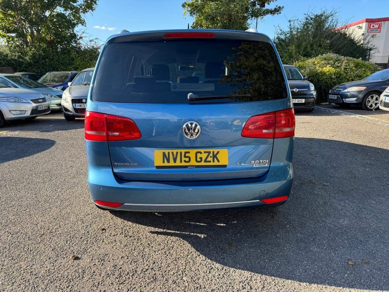 VOLKSWAGEN TOURAN
