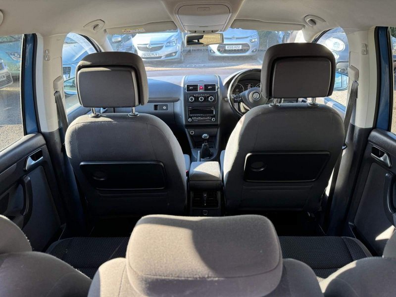 VOLKSWAGEN TOURAN