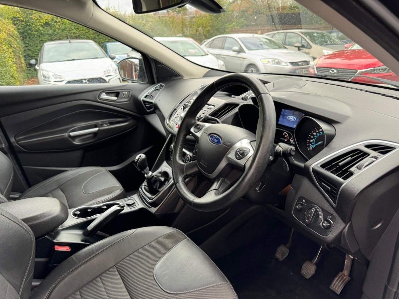 FORD KUGA