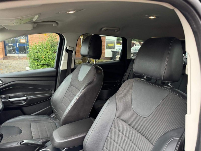FORD KUGA