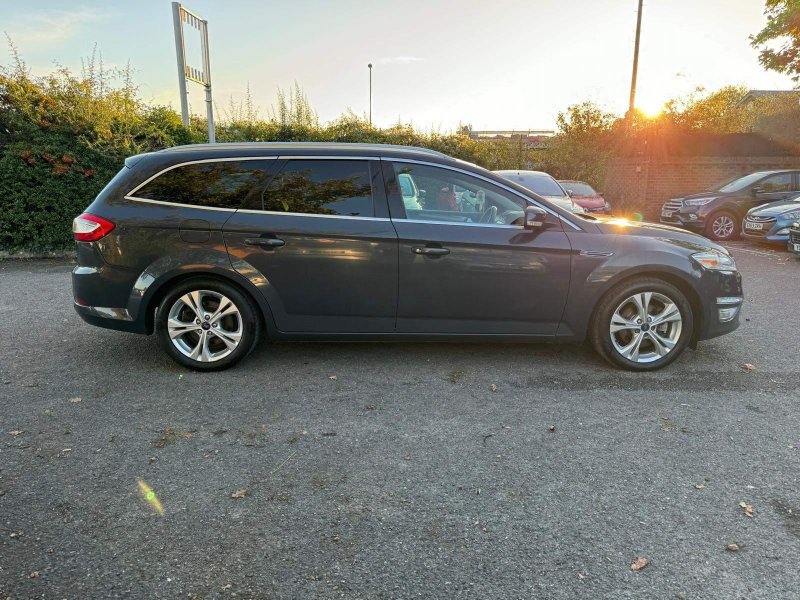 FORD MONDEO