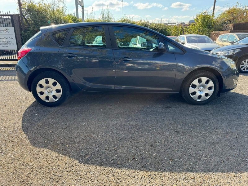 VAUXHALL ASTRA