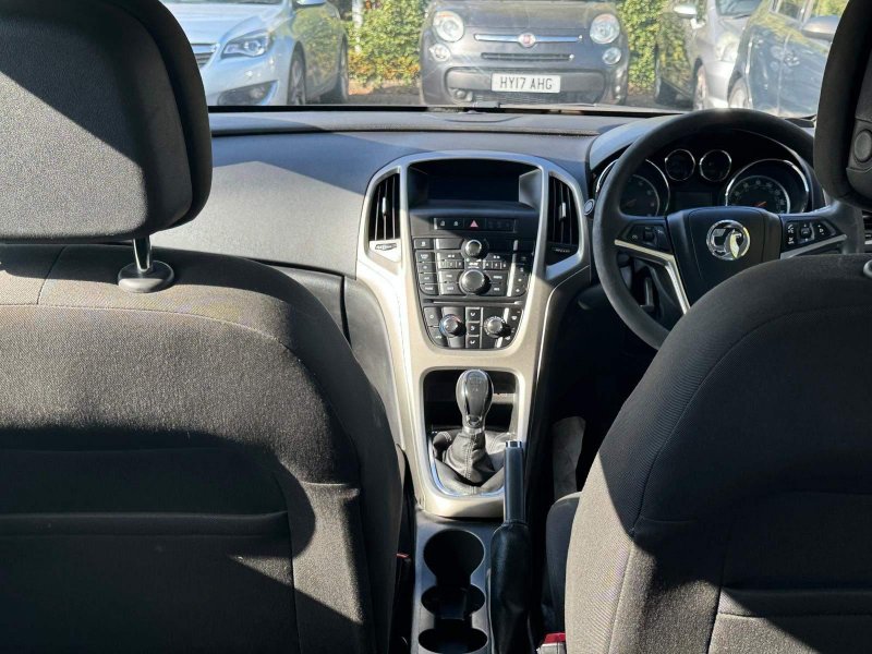 VAUXHALL ASTRA