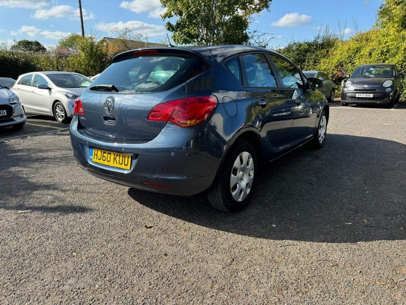 VAUXHALL ASTRA