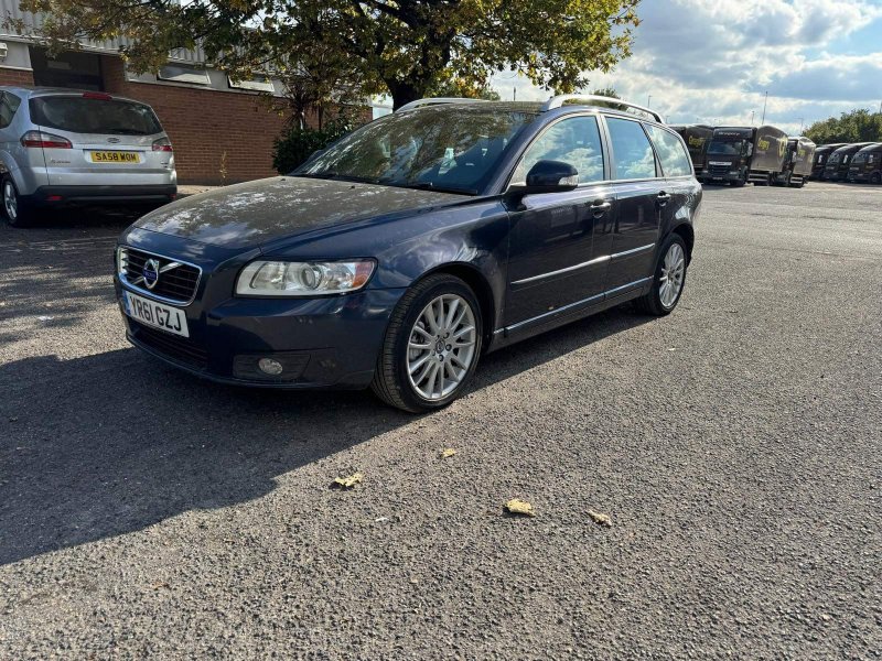 VOLVO V50