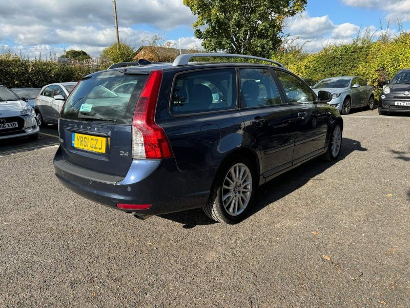 VOLVO V50