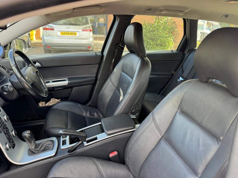 VOLVO V50