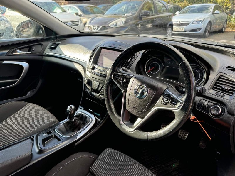 VAUXHALL INSIGNIA