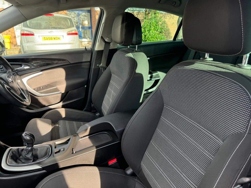 VAUXHALL INSIGNIA