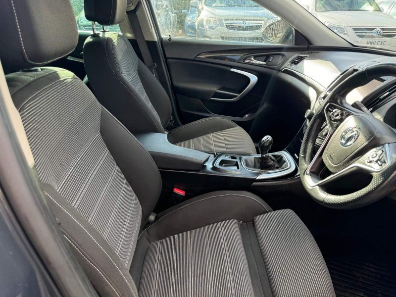 VAUXHALL INSIGNIA