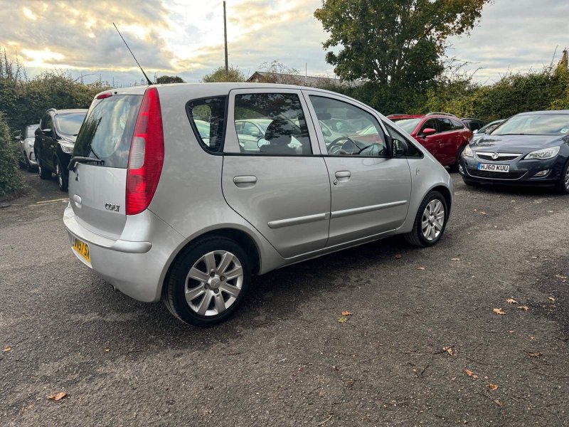 MITSUBISHI COLT