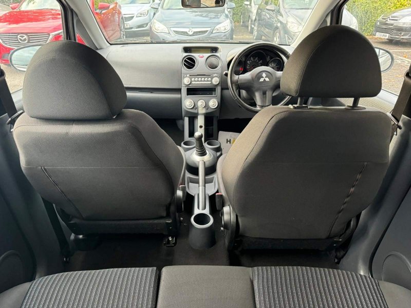MITSUBISHI COLT