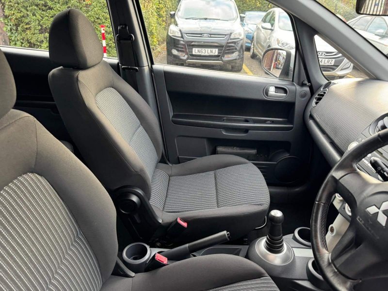 MITSUBISHI COLT