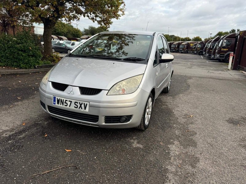 MITSUBISHI COLT
