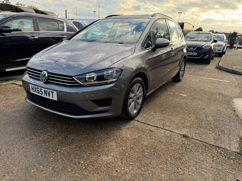 VOLKSWAGEN GOLF SV