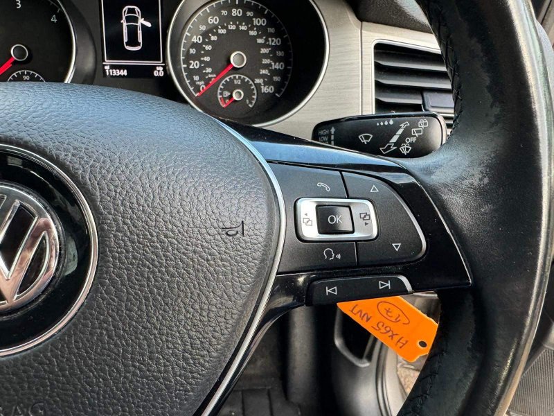 VOLKSWAGEN GOLF SV