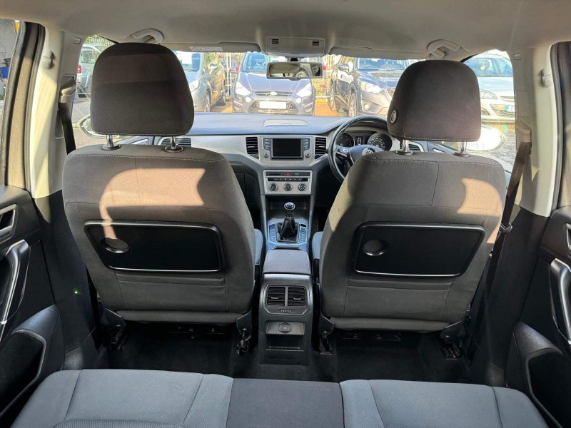 VOLKSWAGEN GOLF SV