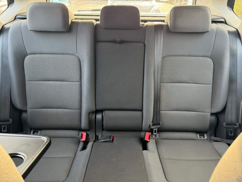 VOLKSWAGEN GOLF SV