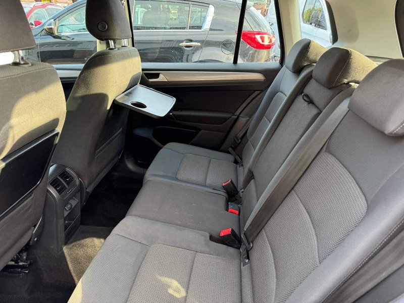 VOLKSWAGEN GOLF SV