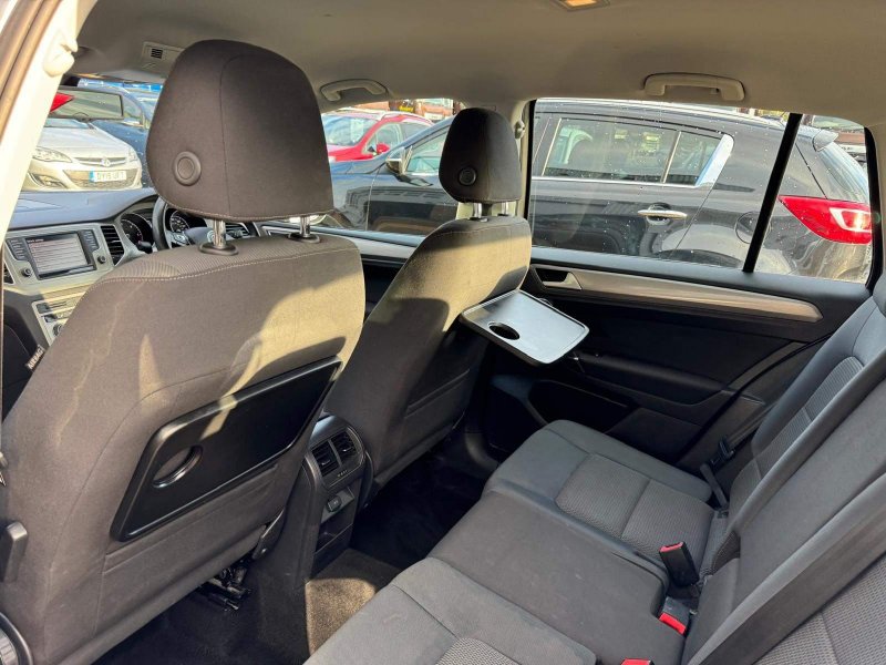 VOLKSWAGEN GOLF SV