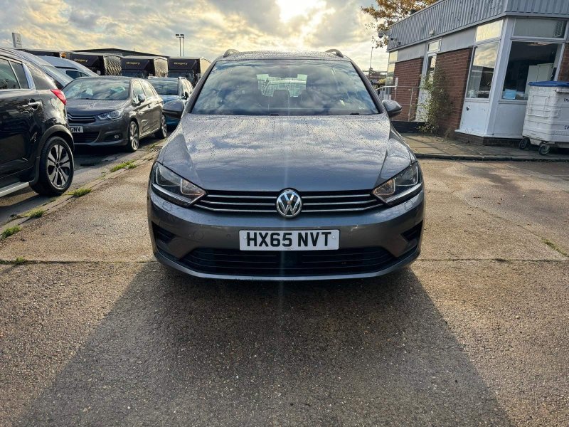 VOLKSWAGEN GOLF SV