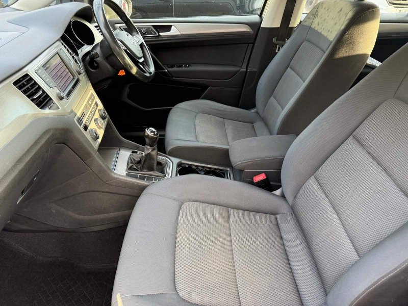 VOLKSWAGEN GOLF SV