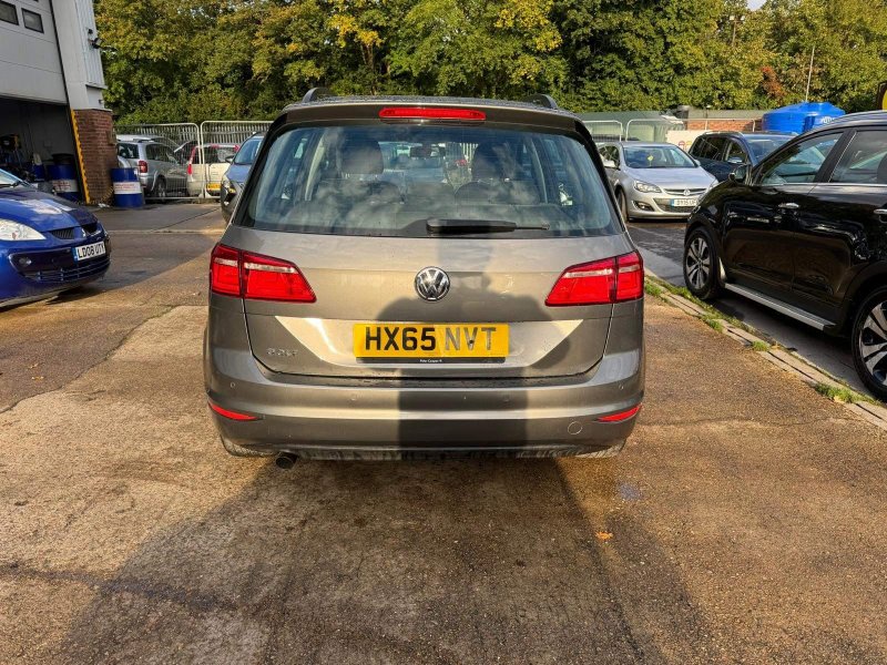 VOLKSWAGEN GOLF SV