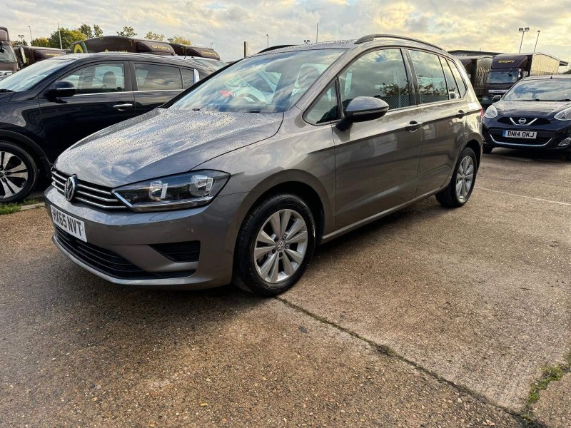 VOLKSWAGEN GOLF SV