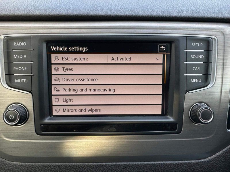 VOLKSWAGEN GOLF SV