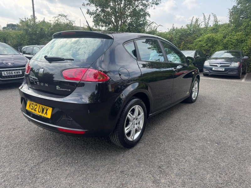 SEAT LEON