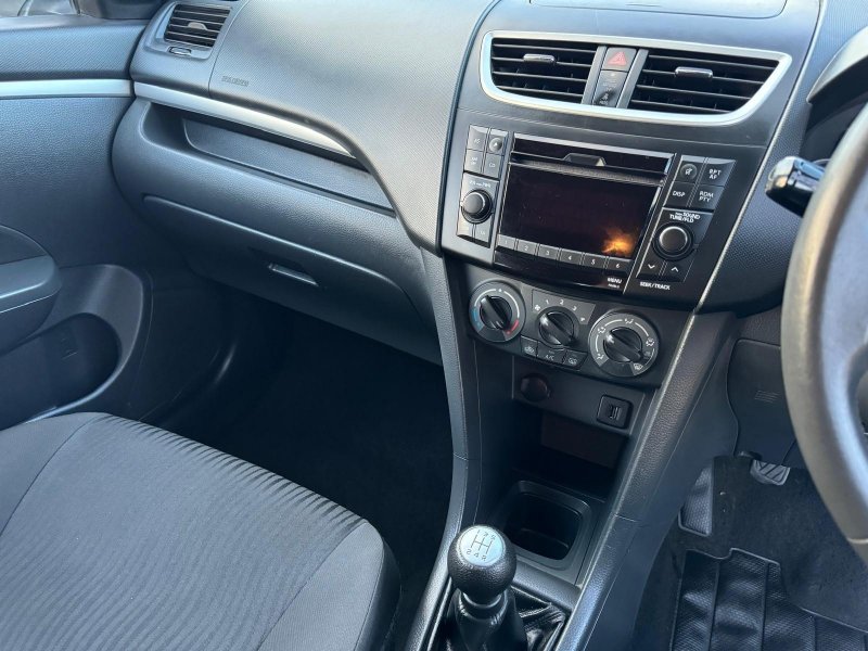SUZUKI SWIFT