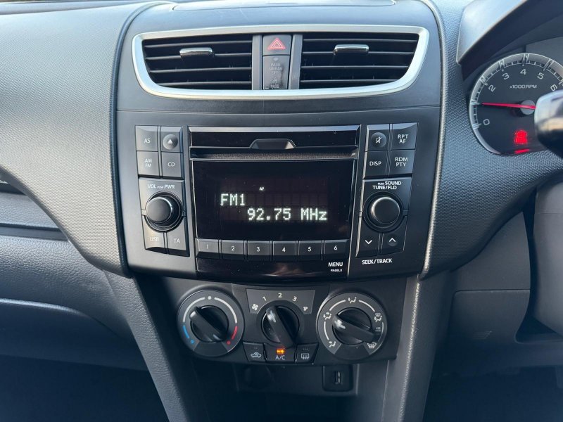 SUZUKI SWIFT