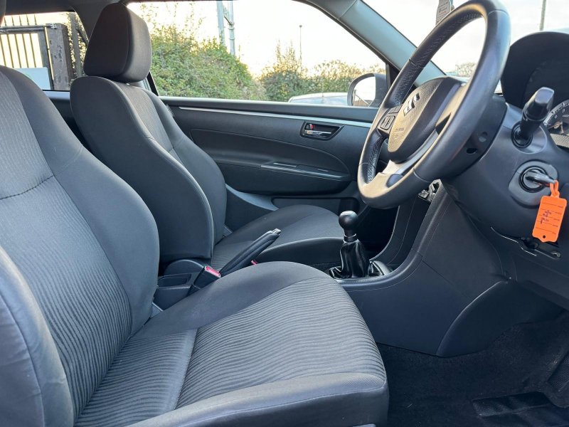 SUZUKI SWIFT