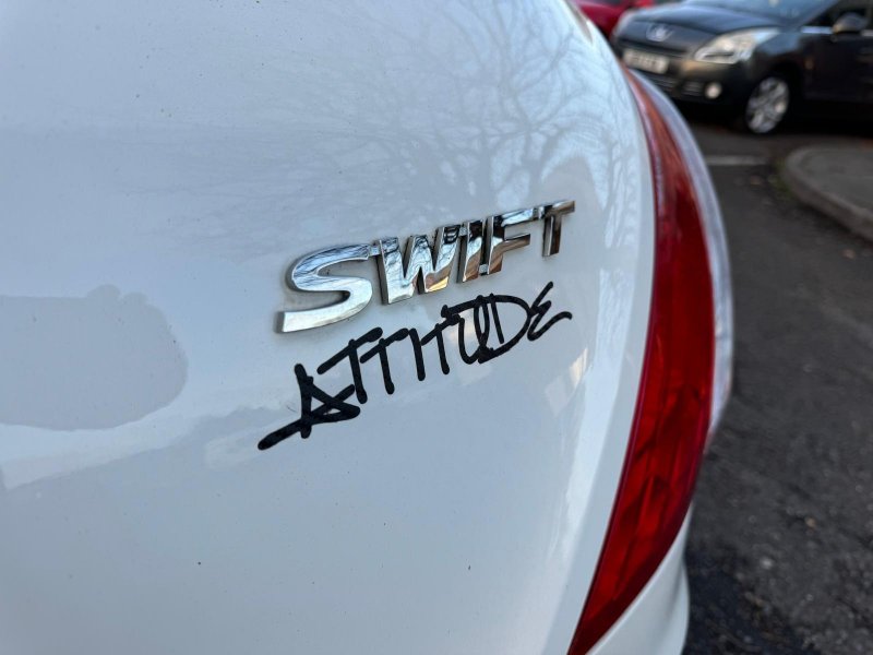 SUZUKI SWIFT