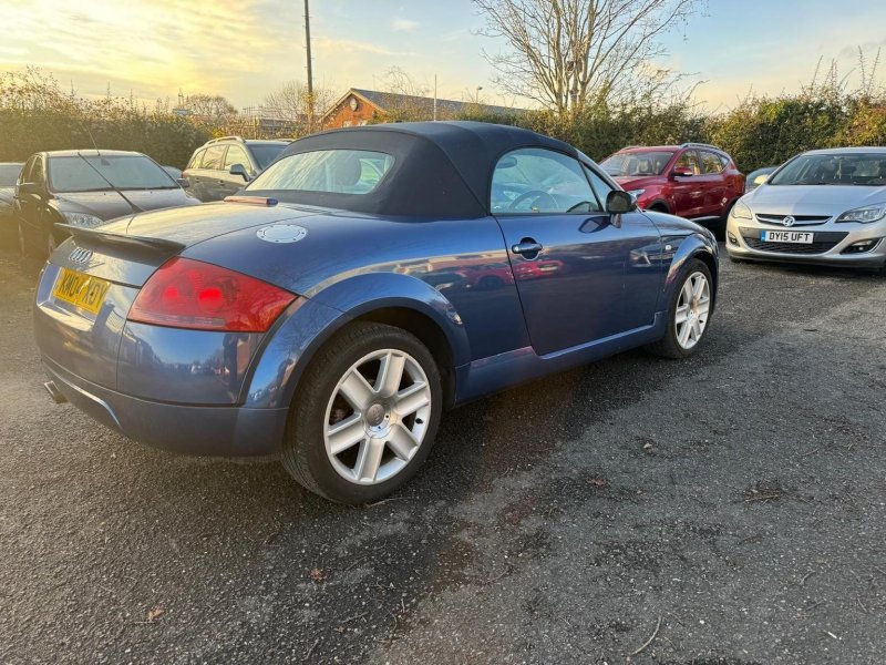 AUDI TT