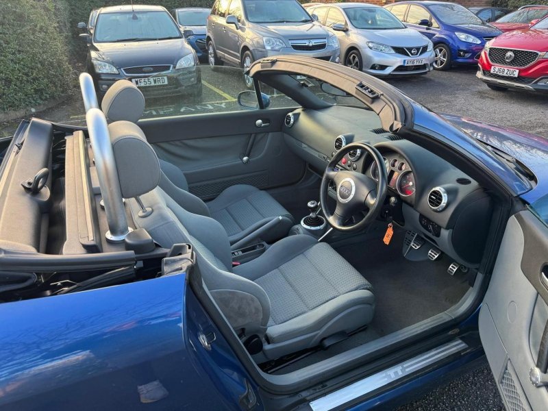 AUDI TT